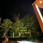 בית נופש Foundation - Waldhaus Mit Sauna & Hottub ציטאו