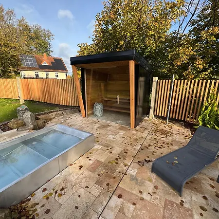 بيت للعطل Foundation - Waldhaus Mit Sauna & Hottub