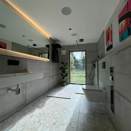 Foundation - Waldhaus Mit Sauna & Hottub تسيتاو