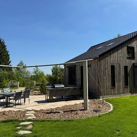 Foundation - Waldhaus Mit Sauna & Hottub بيت للعطل *