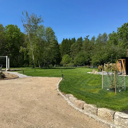 Foundation - Waldhaus Mit Sauna & Hottub تسيتاو