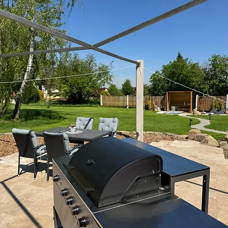 Foundation - Waldhaus Mit Sauna & Hottub تسيتاو